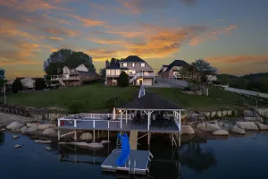 Image of Boone Lake Haven with kayaks