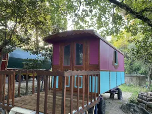 Image of Pleasant gypsy caravan with Jacuzzi 10 min from Cannes