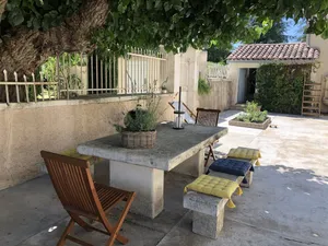 Image of Provencal farmhouse in the heart of the Luberon