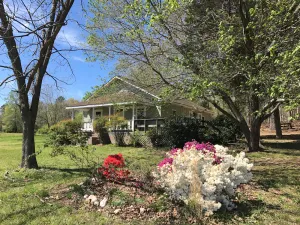 Image of The Uwharrie Farmhouse—Located at the north entrance to the Forest.