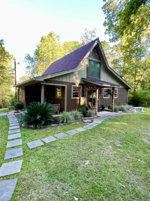 Image of Secluded Lake House with boat ramp in neighborhood on Sam Rayburn Reservoir