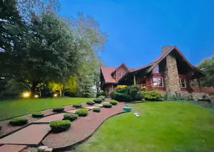 Image of 5 Bed 5 Bath Nashville Lodge 7 acres\/3 King Suites\/Fire-pit\/Game room Hot tub