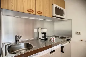Image of 300m from shops, 4th floor, view mountain\/ski slopes, balcony, tv, ski locker, 22m², Les Menuires
