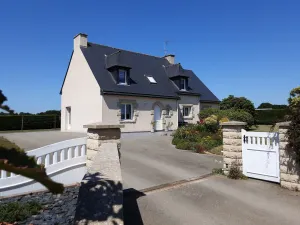 Image of Detached house between sea and countryside