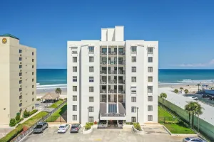 Image of Sandpoint Beachfront Condo
