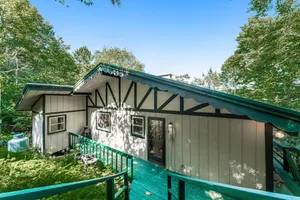 Image of Mountain-view home - high-speed WiFi, fireplace & W\/D - dog-friendly