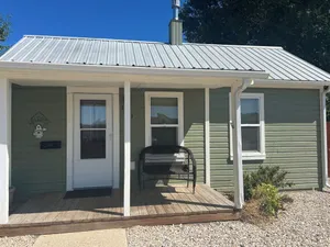 Image of Baby Bear Cottage - Downtown Cody