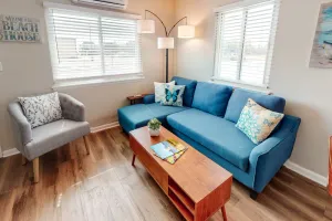 Image of Sunny condo 2 blocks from beach with fast WiFi & W\/D - dog-friendly