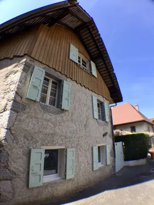 Image of Small house and its garden in the center of the village of Duingt 200 meters from the lake