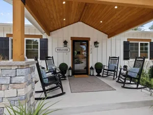 Image of 123 Washington · Quaint -Farmhouse style house in Downtown Monument