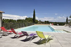 Image of Mazet for 4 people. Les Garrigues Apt building of the valley of Baux Paradou