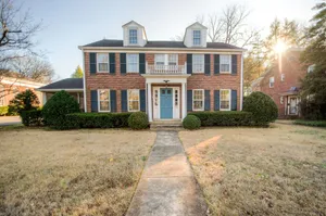 Image of 4 Bedroom-Sleeps 11-Only 5 Blocks to the Square and MTSU!