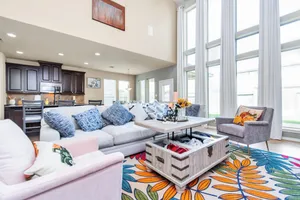 Image of MINUTES FROM THE PREMIUM OUTLETS* LARGE 5 BEDROOMS