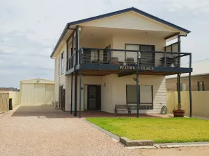 Image of Peter's Place-3 min to beach, great balcony, views, peaceful location