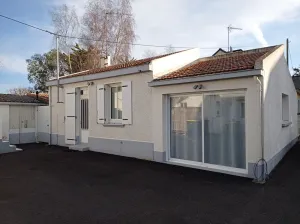 Image of Holiday house near sea and shops