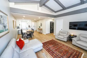 Image of Beautifully renovated, cheerful & bright 2-bedroom condo. Excellent Location!!!!