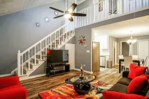 Image of The Rosewood Townhouse - 10 mins to horse park