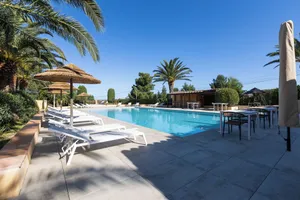 Image of Studio dans résidence avec piscine