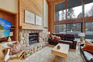 Image of 4 Bedroom Chalet in Harbor Springs - Book Now for Summer 2024!