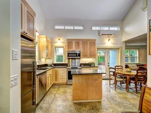 Image of Walking distance to everything in Sellwood - close to downtown & hospitals!