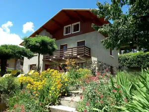 Image of Rental Guillestre ground floor chalet 4 pers, beautiful south-facing view.