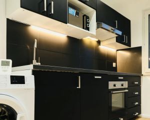 Image of Bella Luna III: Elegant and bright Apartment-Balcony-Free parking-Massage