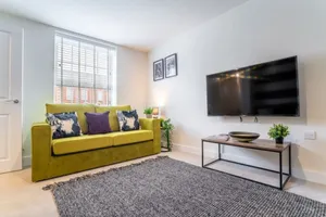 Image of Saltbox Stays - Modern 3 Bed with off-street parking for 2 cars, fast Wifi, sleeps 6