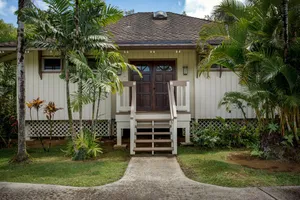 Image of Quaint stand-alone cottage - 2 bedroom 2 bath