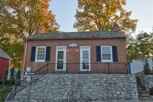 Image of Luxurious couples retreat just steps from Historic Main Street in St. Charles!