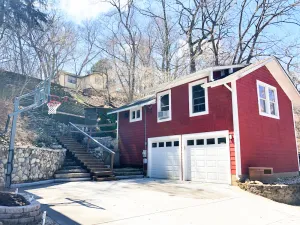 Image of Little Fox Cottage - A Cozy Riverview Getaway