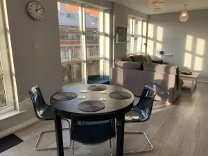 Image of Stylish Belfast City Centre 2 Bedroom Apt Free Parking
