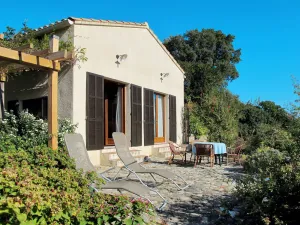 Image of Stunning private villa for 5 people with WIFI, TV, patio, pets allowed, panoramic view and parking