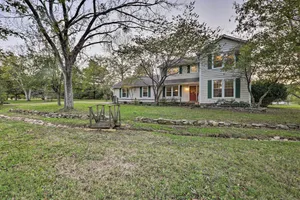 Image of Country Club Charmer w\/ Yard ~ 18 Mi to Nashville!