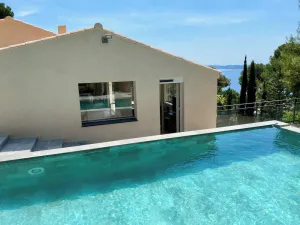 Image of Appartement confortable à Hyères avec piscine privée