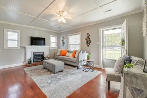 Image of The Cozy Country Cottage! Centrally Located w Country Feel