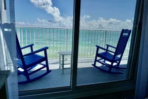 Image of Paradise On The Beach \/   Relaxing sound of waves.