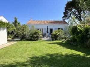 Image of Renovated 3-star house of 60 m2 with large enclosed garden (pets welcome).