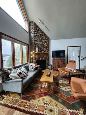 Image of Spacious Lakefront Villa, 4 Bed\/3 Bath, Ski\/ Golf\/ Fish\/ 4 Season Trails