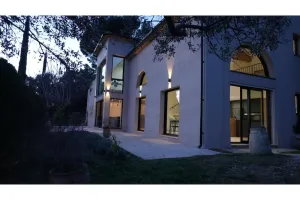 Image of Secluded villa with AC, heated pool and views of vineyards and sea