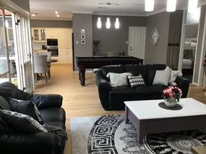 Image of \"LobeGott\" - Luxury 4 Bedroom, central location!