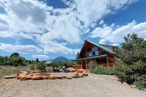 Image of W-W: Western Town Retreat, 2 Cabins & Bardominium