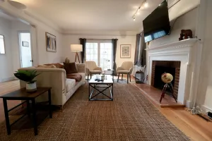 Image of ★ GRAND MID-CENTURY HOME ★ NEAR UNIVERSITY