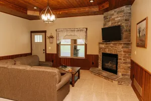 Image of Wildflower Paradise: Luxury Lodge Suite in Amish Country