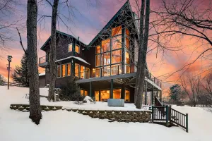Image of Luxury 4BD\/3BA Custom Home-12 Acres - Sauna, Jet Tub, Theater, 3 Gas Fireplaces