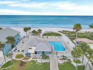 Image of Ready for a Vacation!  Sleepy Sea Turtle 2 BR\/2BA Beachfront Condo for Rent!!