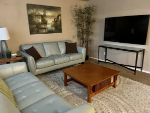 Image of Family Fun House - sauna, tanning bed, trampoline, Foosball, disc golf and more!