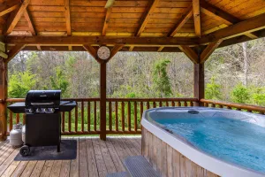 Image of Cozy Cabin with Hot Tub; 5 miles to Harrahs Casino
