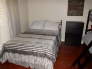 Image of 4 Bedroom Home - Great Location (Sleep 10 Guest)