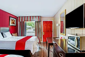 Image of Ride the Rails on a Vintage Steam Engine Train! 2 Relaxing Units, Free Parking