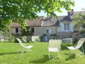 Image of Charming Forest Retreat with Fireplace, Garden, Near Scenic Trails
